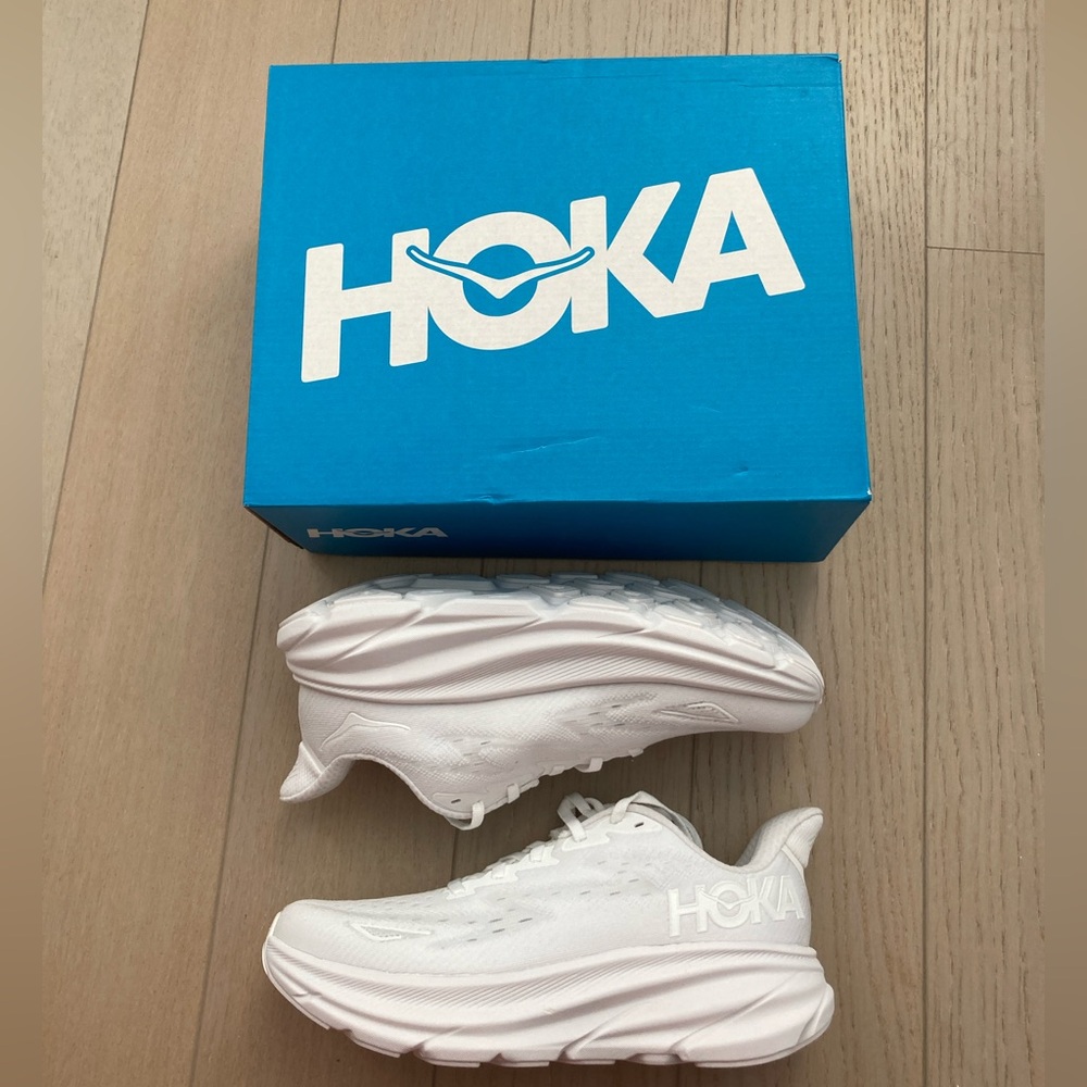 New with box Hoka Clifton 9 | Womens 8 Wide | All White